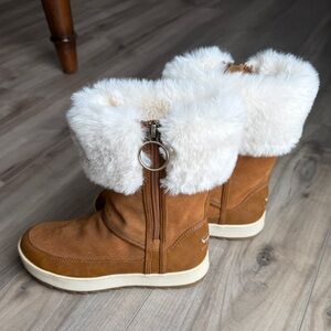 BRAND NEW Koolaburra by Ugg Tynlee Winter Boots (Tan)
